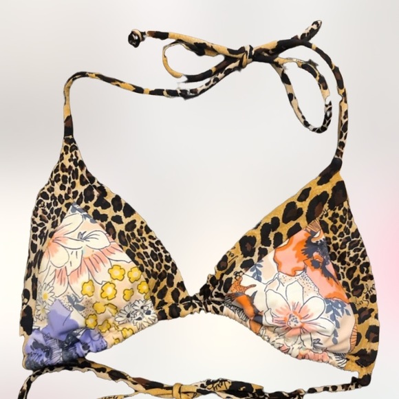 Victoria Secret 🐆 Leopard Print/Floral 🌼 Bikini Very Sexy Top SZ Small - Picture 1 of 6